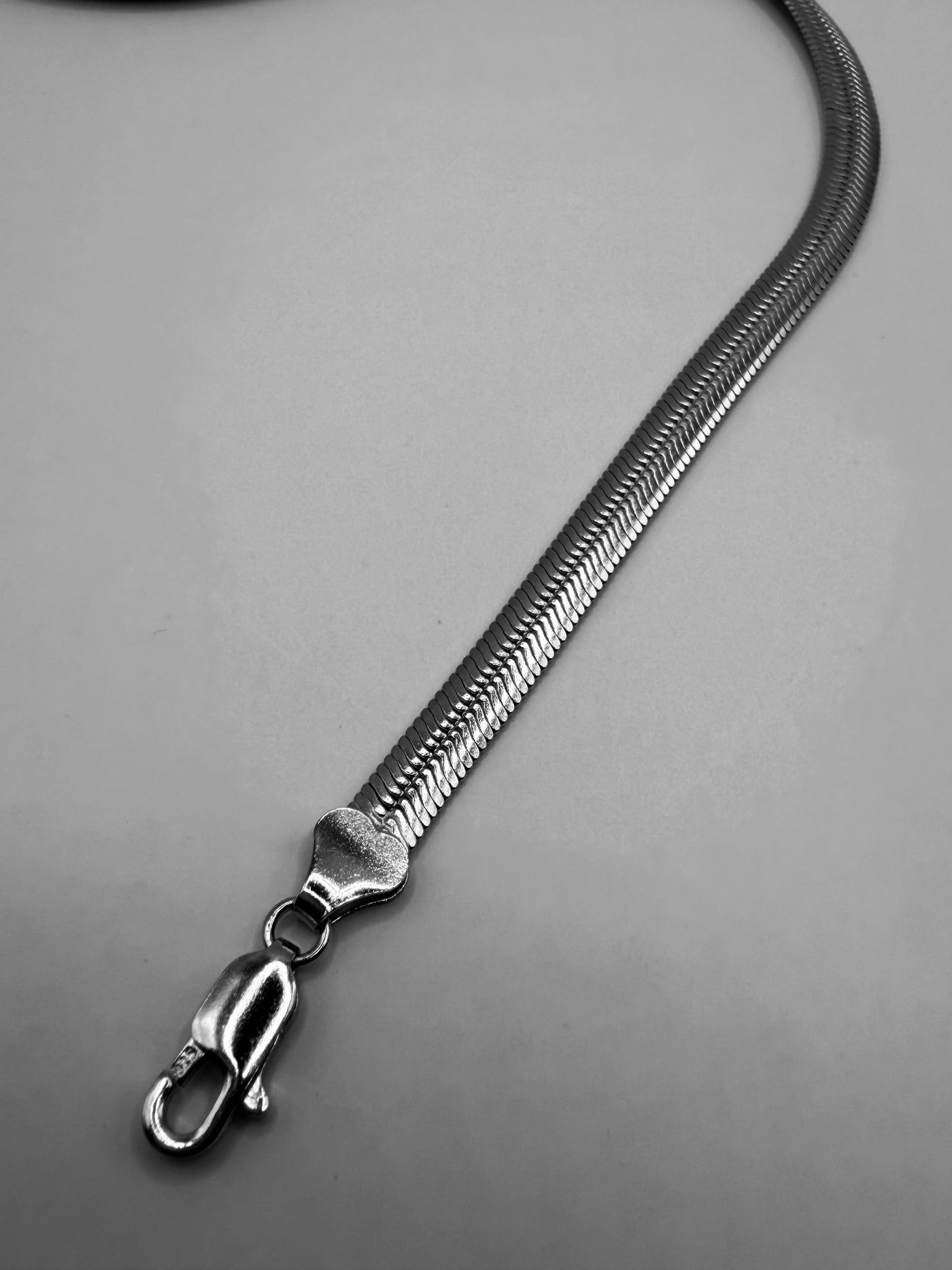 Mamba Chain — surface detail