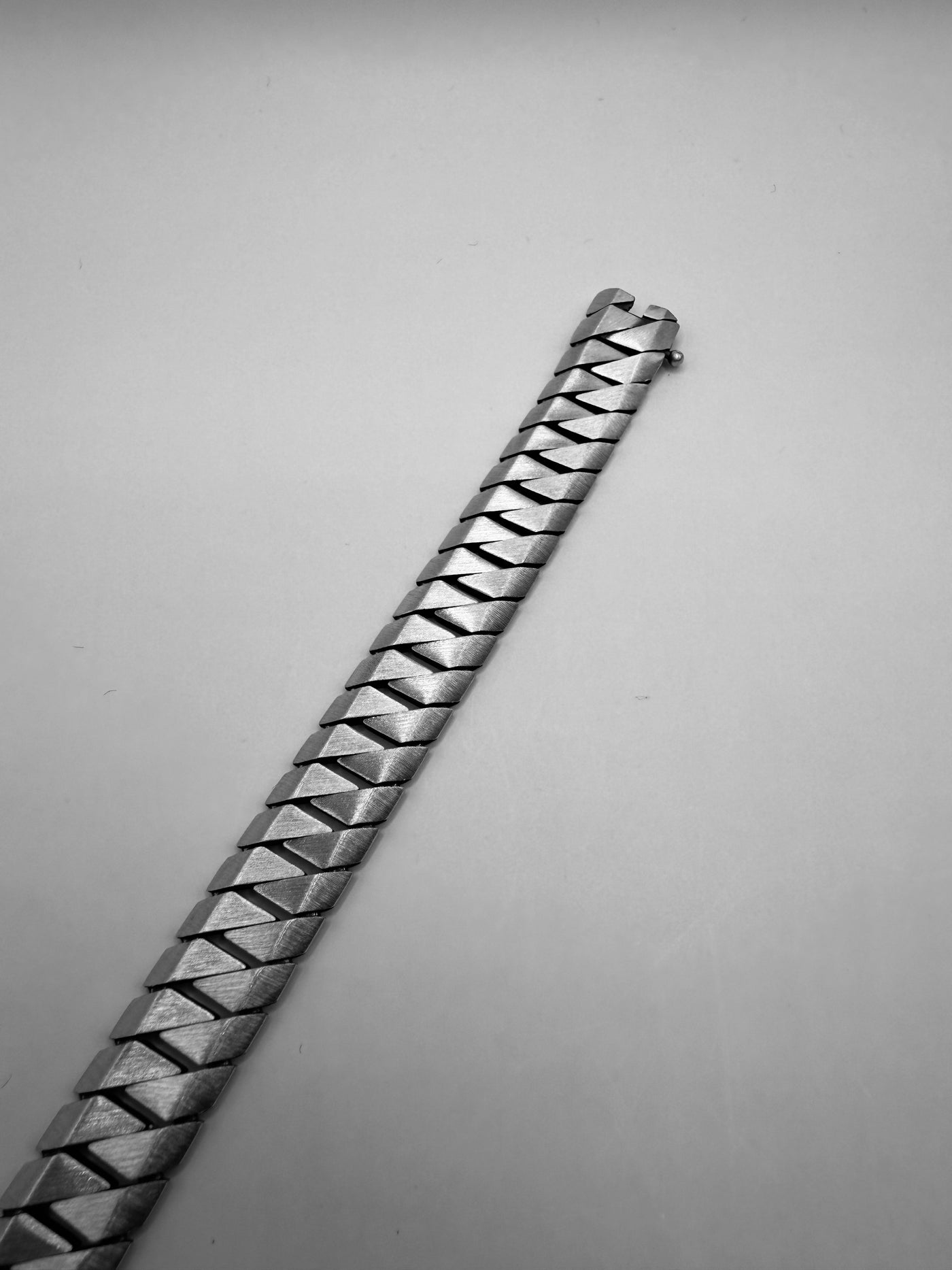 Chrome Blade Bracelet — chevron link detail